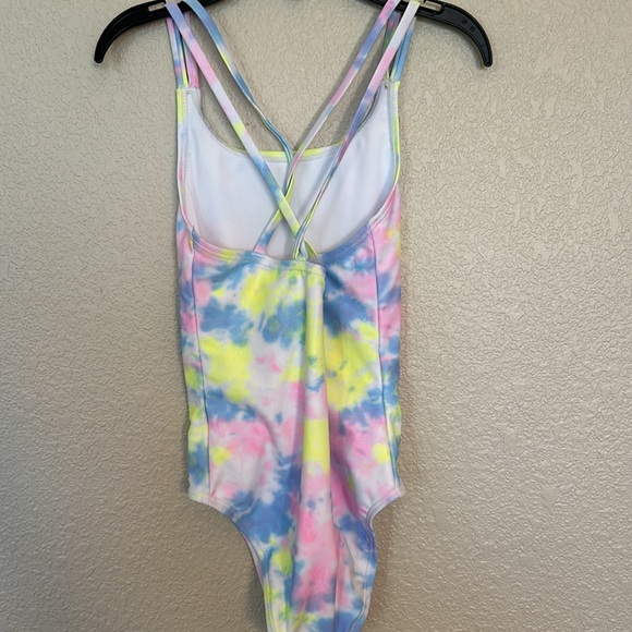 Set of girls one piece swimsuits size 6. - Picture 9 of 12
